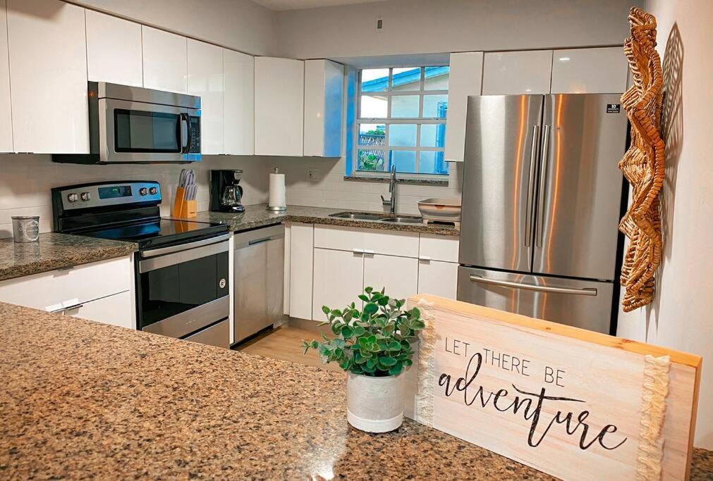 5br! Pool, Air Hockey, Playground, Gazebo, Bbq, Sleeps 16 Pousada