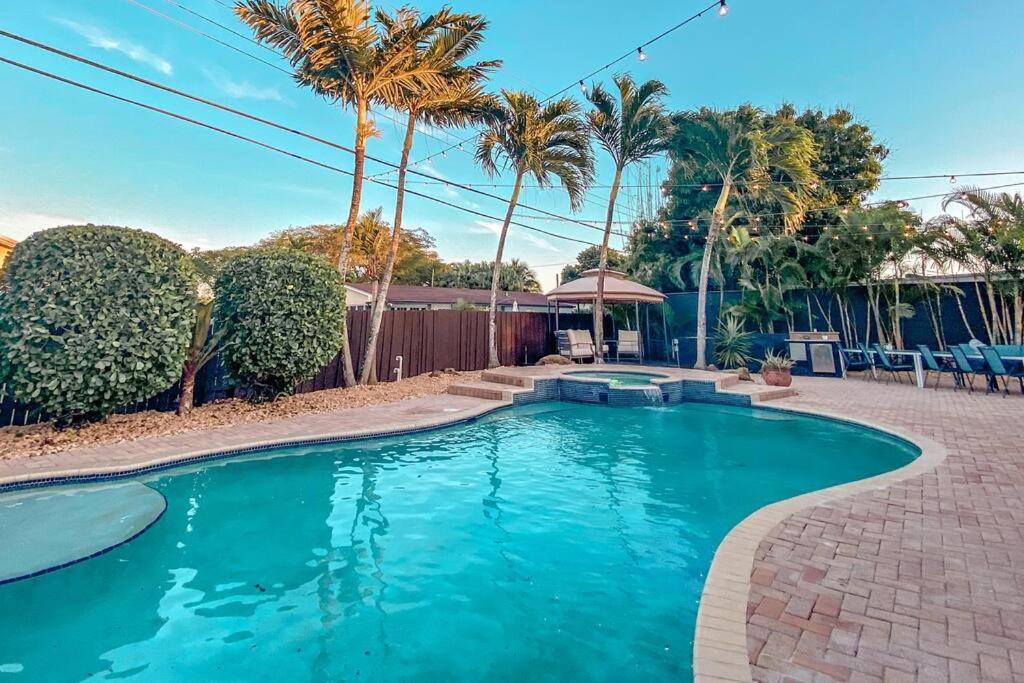 5br! Pool, Air Hockey, Playground, Gazebo, Bbq, Sleeps 16 Pousada Miami