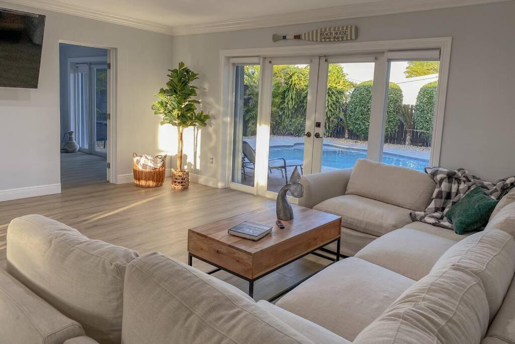 Pousada 5br! Pool, Air Hockey, Playground, Gazebo, Bbq, Sleeps 16 Miami